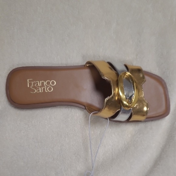 Franco Sarto Metallic Gold/Brown Sandals Cruise/Beachwear Flats NWOT Size 6 & 7 - Picture 2 of 3